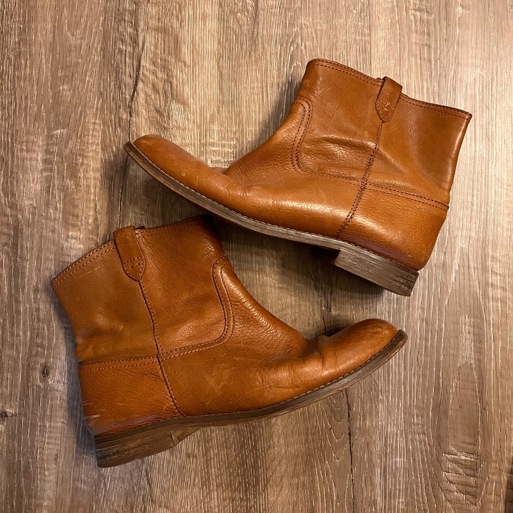 Booties, reposhing.